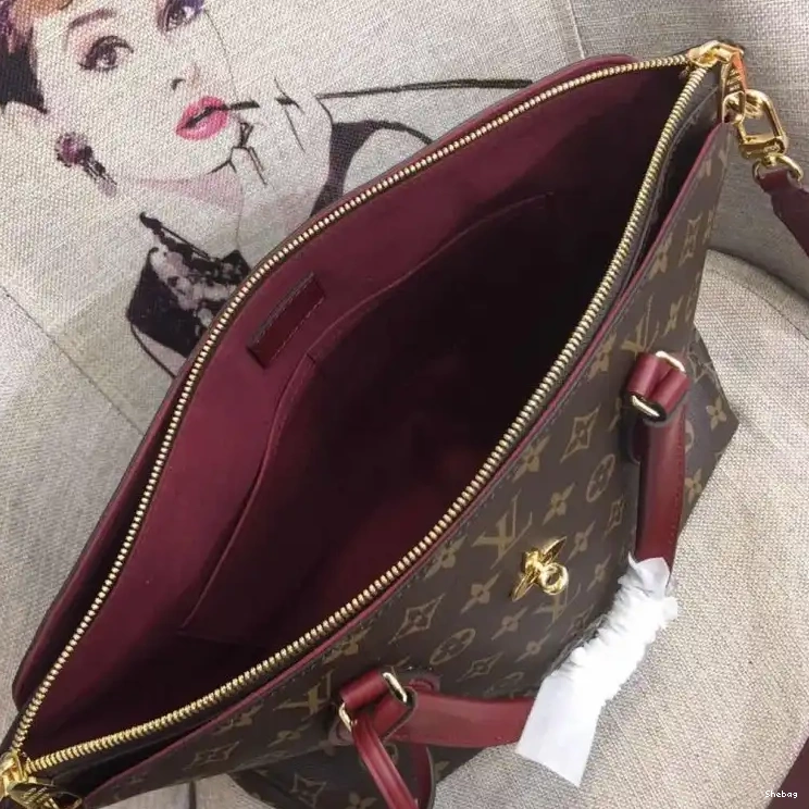 Bags 19B570429 LV 0818
